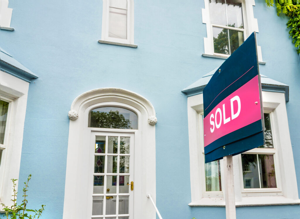cash house sale completed in the UK